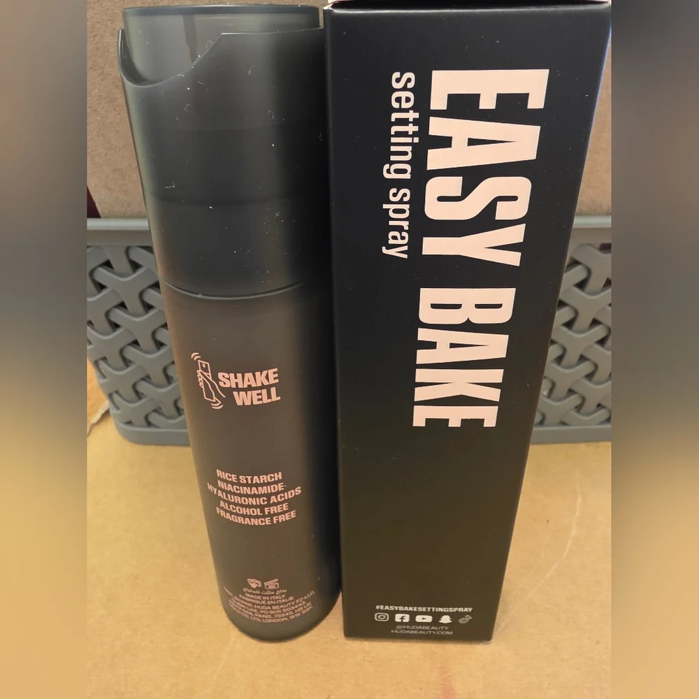 Huda Beauty Easy Bake Setting Spray with 16-Hour Wear 100 ML FULL SIZE. BNIB